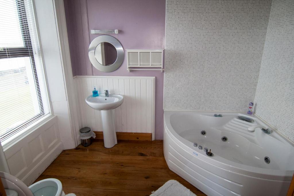 Clarmont Guest House Portrush Exteriör bild